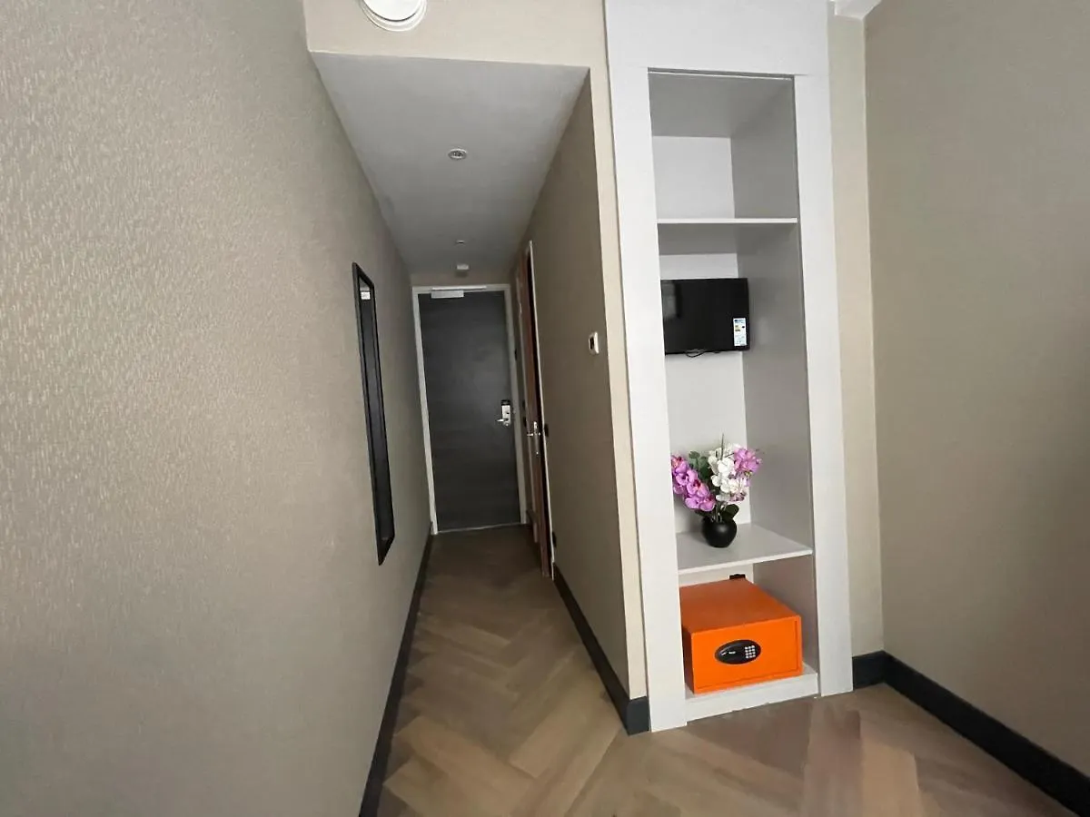 H3 Hotel Rotterdam City Center 2*,  Нидерланды
